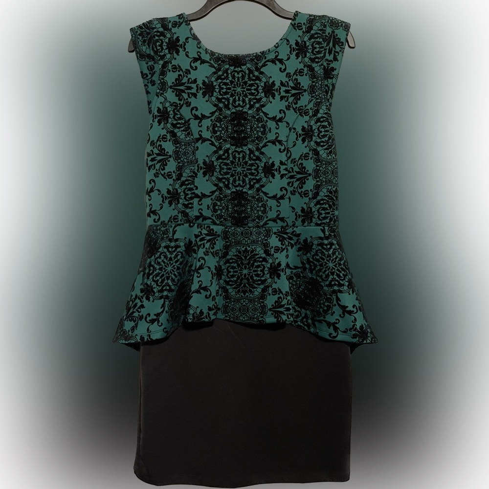 Peplum Sleeveless Lace and Velvet Dress by IRIS size XL